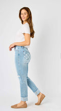 Load image into Gallery viewer, Star Bright Judy Blue Boyfriend Jeans
